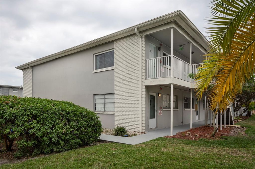 5912 5TH AVENUE N E12, St Petersburg, FL 33710