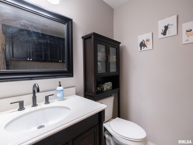 820 W SHENANDOAH Drive, Peoria, IL 61614