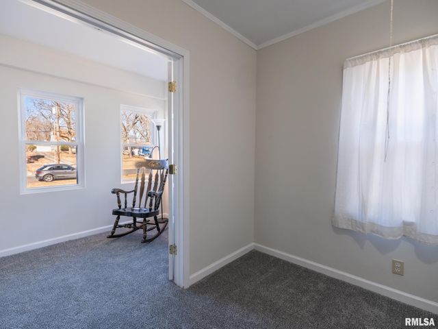 820 W SHENANDOAH Drive, Peoria, IL 61614