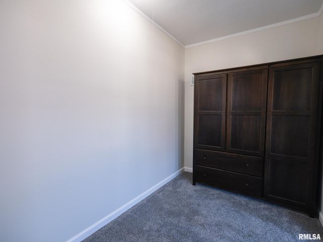 820 W SHENANDOAH Drive, Peoria, IL 61614