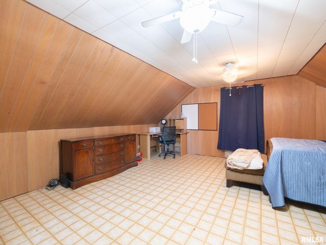 820 W SHENANDOAH Drive, Peoria, IL 61614