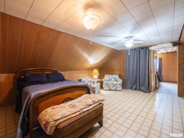 820 W SHENANDOAH Drive, Peoria, IL 61614