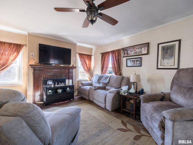 820 W SHENANDOAH Drive, Peoria, IL 61614