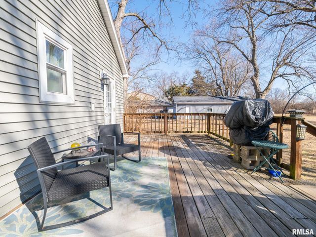 820 W SHENANDOAH Drive, Peoria, IL 61614