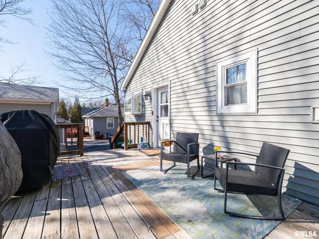 820 W SHENANDOAH Drive, Peoria, IL 61614