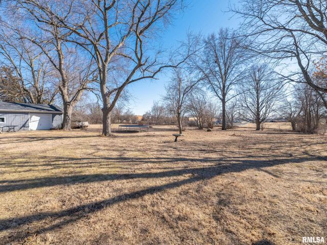 820 W SHENANDOAH Drive, Peoria, IL 61614