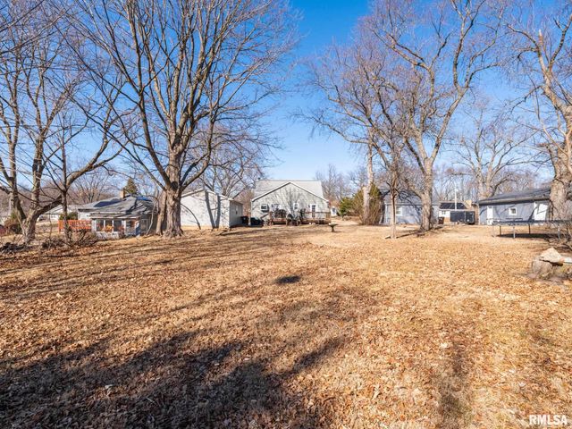 820 W SHENANDOAH Drive, Peoria, IL 61614