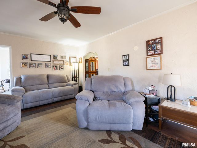 820 W SHENANDOAH Drive, Peoria, IL 61614