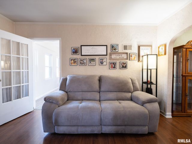 820 W SHENANDOAH Drive, Peoria, IL 61614