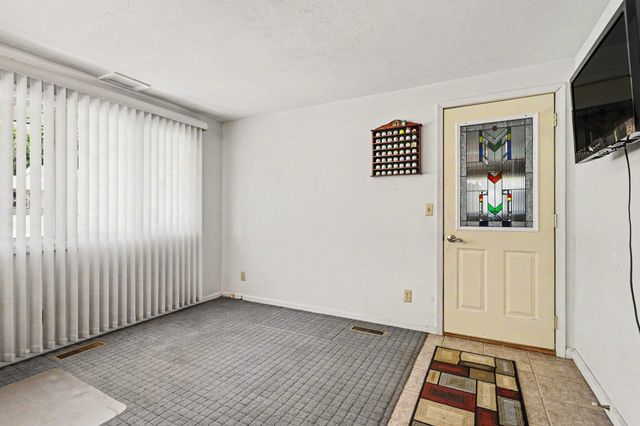 58418 Hilly Lane, Elkhart, IN 46517