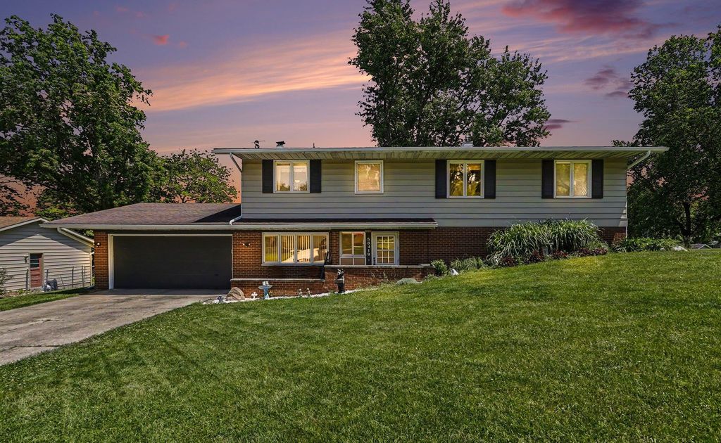 58418 Hilly Lane, Elkhart, IN 46517