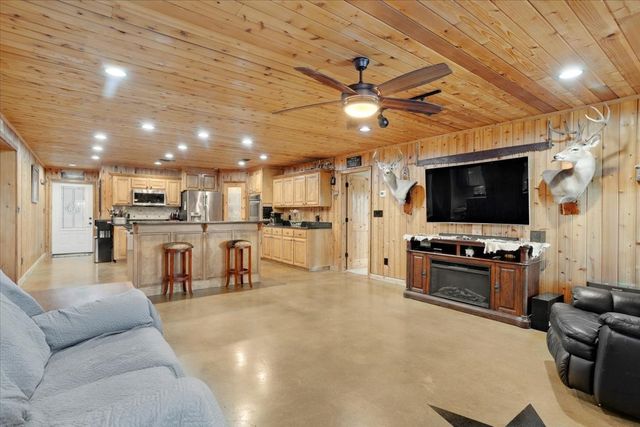 2898 County Road 4720, Leonard, TX 75452