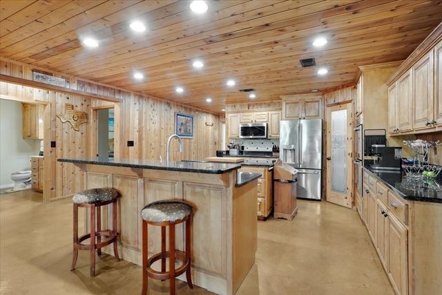 2898 County Road 4720, Leonard, TX 75452