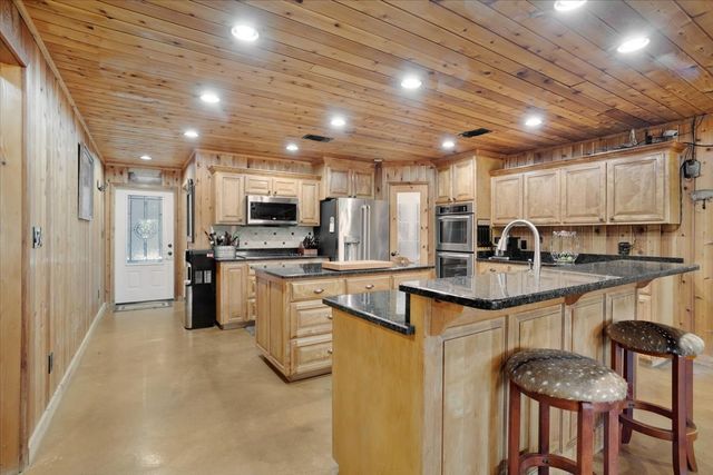 2898 County Road 4720, Leonard, TX 75452