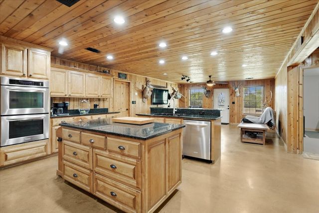 2898 County Road 4720, Leonard, TX 75452