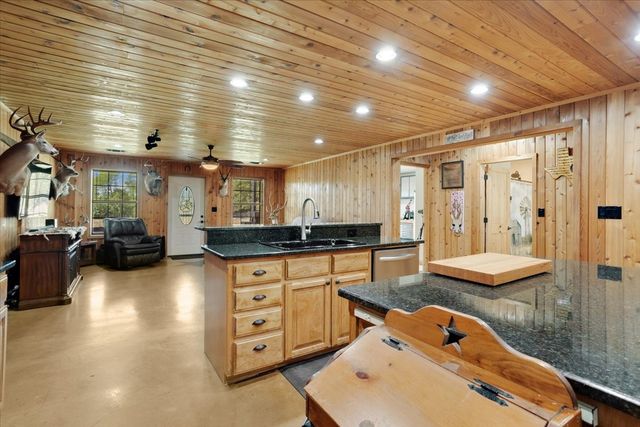 2898 County Road 4720, Leonard, TX 75452