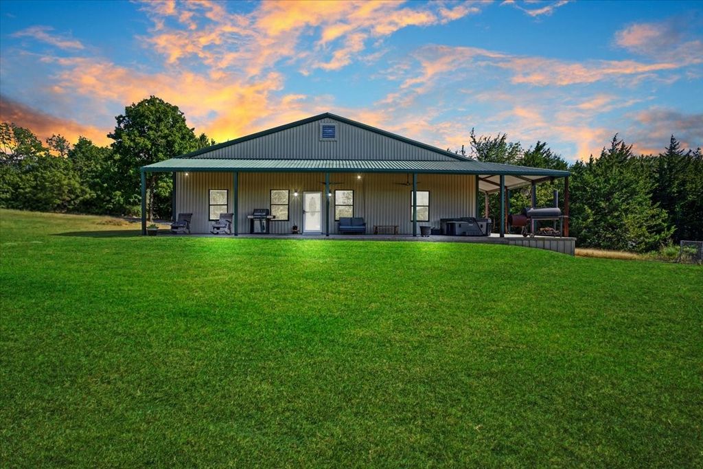 2898 County Road 4720, Leonard, TX 75452