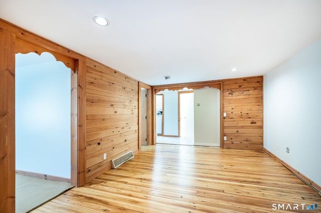 1 Long Wall Road, Redding, CT 06896