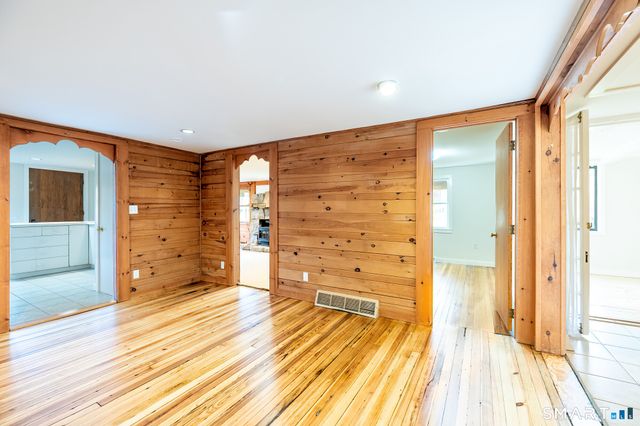 1 Long Wall Road, Redding, CT 06896