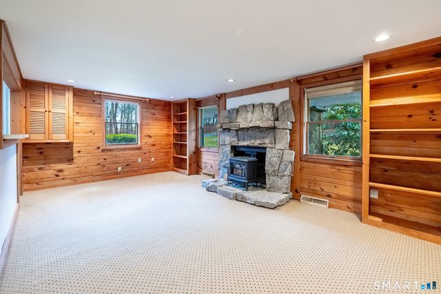 1 Long Wall Road, Redding, CT 06896