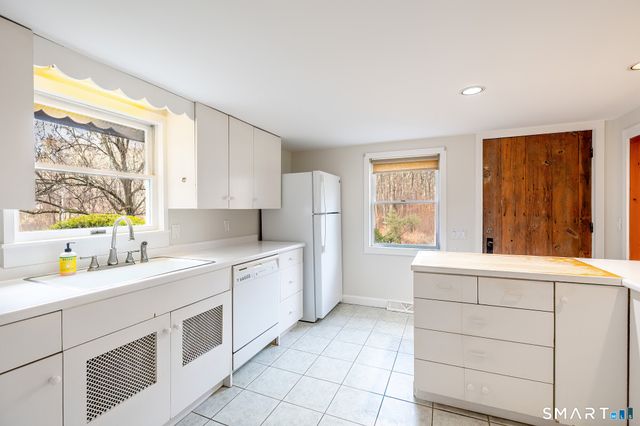 1 Long Wall Road, Redding, CT 06896