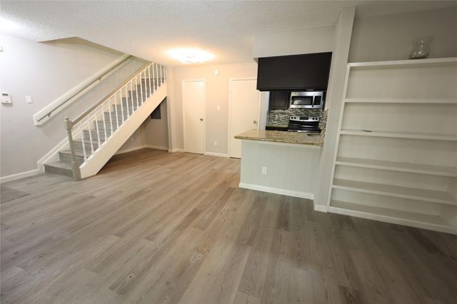 11201 Lynbrook Drive 3703, Houston, TX 77042