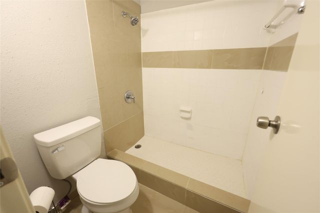 11201 Lynbrook Drive 3703, Houston, TX 77042