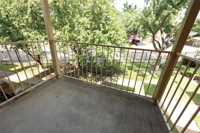11201 Lynbrook Drive 3703, Houston, TX 77042