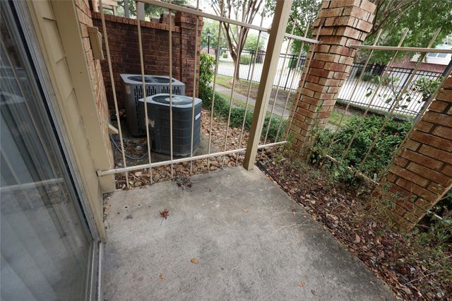 11201 Lynbrook Drive 3703, Houston, TX 77042