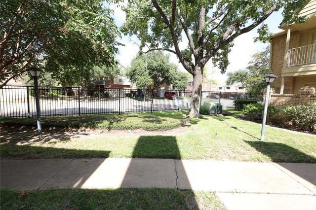 11201 Lynbrook Drive 3703, Houston, TX 77042
