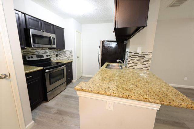 11201 Lynbrook Drive 3703, Houston, TX 77042