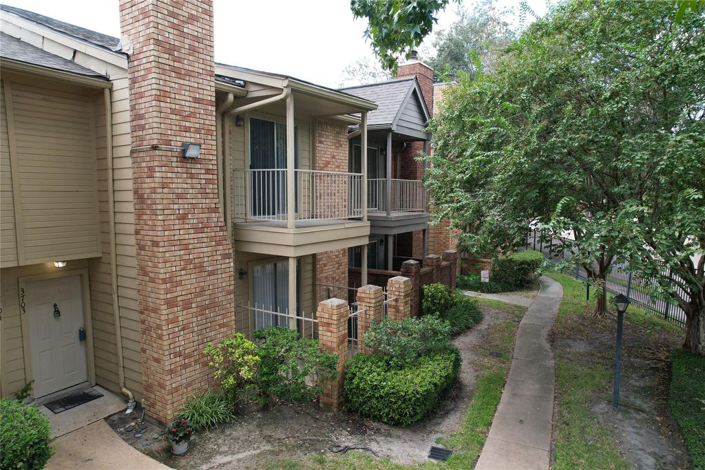 11201 Lynbrook Drive 3703, Houston, TX 77042