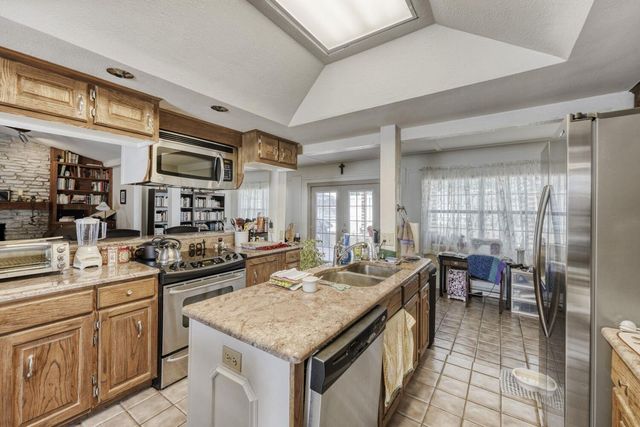 102 Lei CT, Bastrop, TX 78602