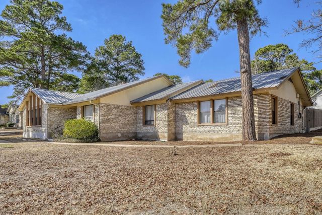 102 Lei CT, Bastrop, TX 78602