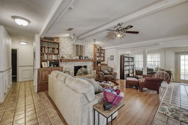 102 Lei CT, Bastrop, TX 78602