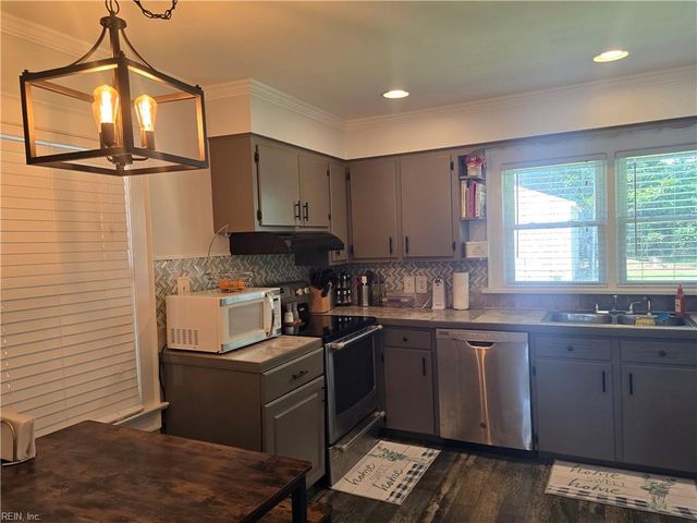 9305 Eclipse DR, Suffolk, VA 23433