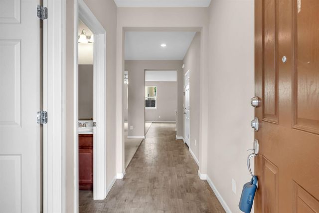 5439 Duck Walk Way, Sacramento, CA 95835