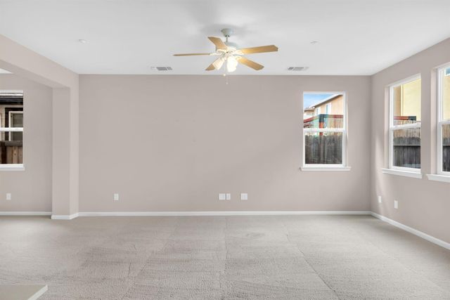 5439 Duck Walk Way, Sacramento, CA 95835
