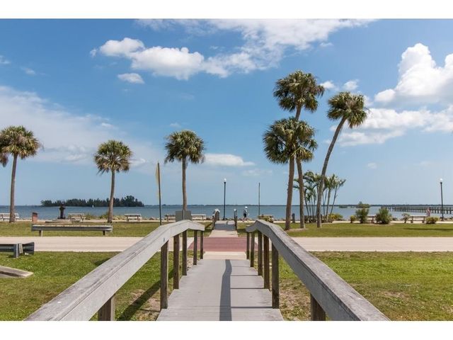 1489 Whitmore Street, Sebastian, FL 32958