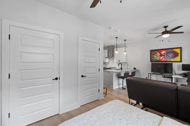 3101 Govalle Ave 210, Austin, TX 78702