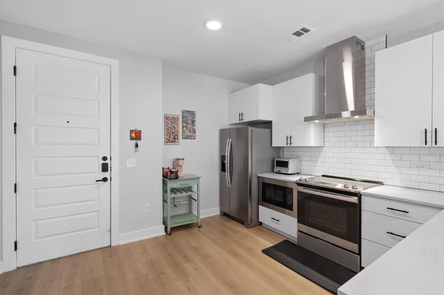 3101 Govalle Ave 210, Austin, TX 78702