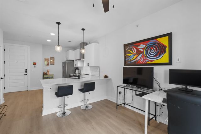 3101 Govalle Ave 210, Austin, TX 78702
