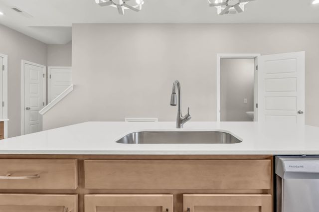 2709 Brewster Dr, Clarksville, TN 37042