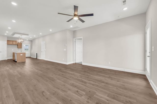 2709 Brewster Dr, Clarksville, TN 37042