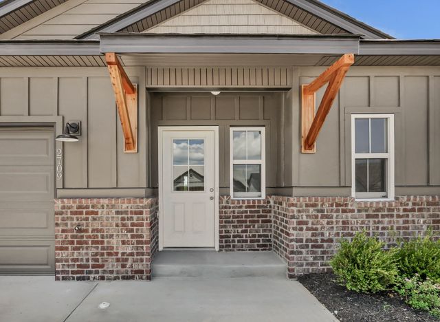 2709 Brewster Dr, Clarksville, TN 37042