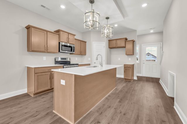 2709 Brewster Dr, Clarksville, TN 37042