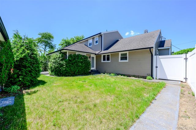 3251 Neptune Avenue, Oceanside, NY 11572