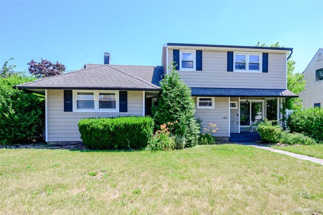 3251 Neptune Avenue, Oceanside, NY 11572