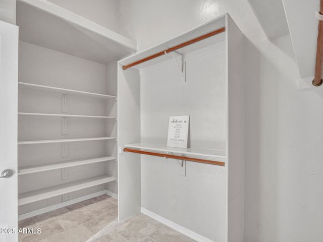 1703 E MADDOCK Road, Phoenix, AZ 85086