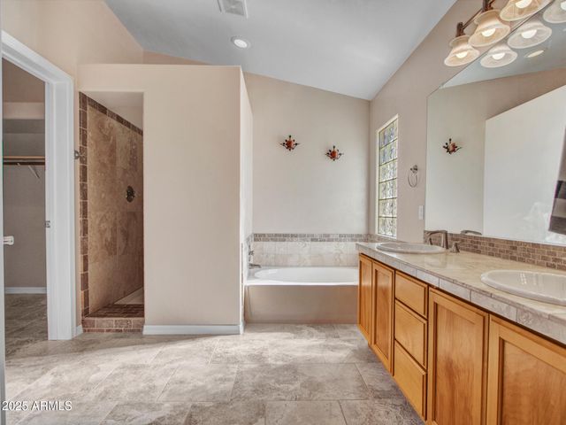 1703 E MADDOCK Road, Phoenix, AZ 85086